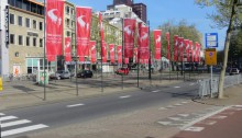 Rotterdam zeigt schon Marathon-Flagge.